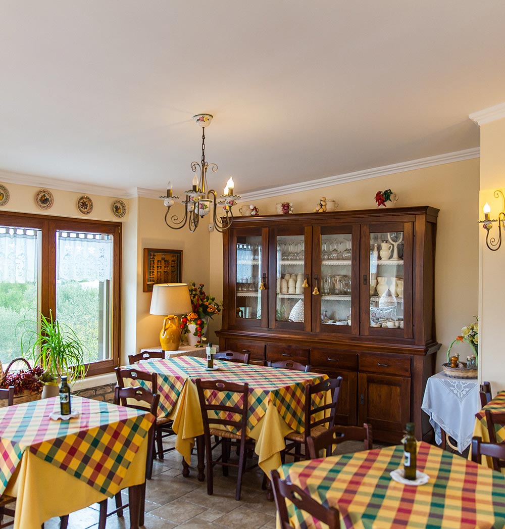 Country House in Ostuni with typical restaurant