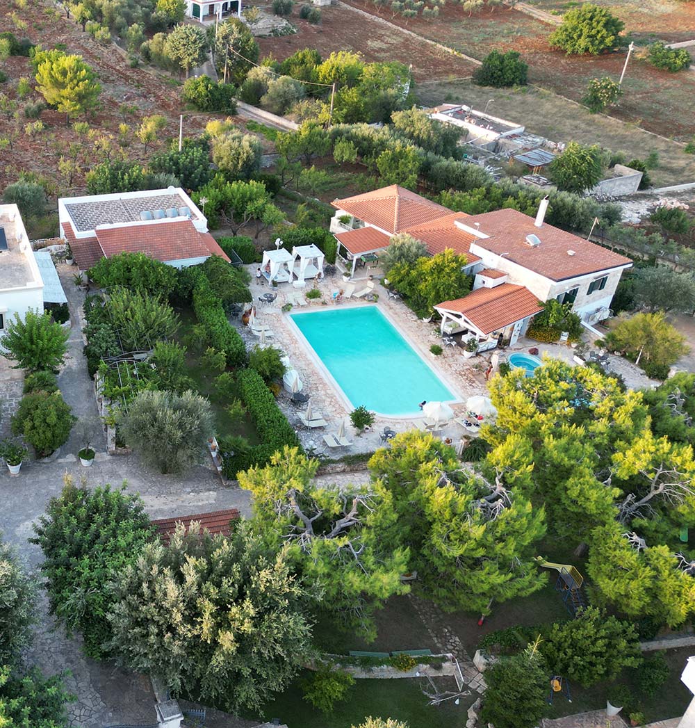 Aerial view of Agriturismo Salinola with large Garden and Swimming Pool