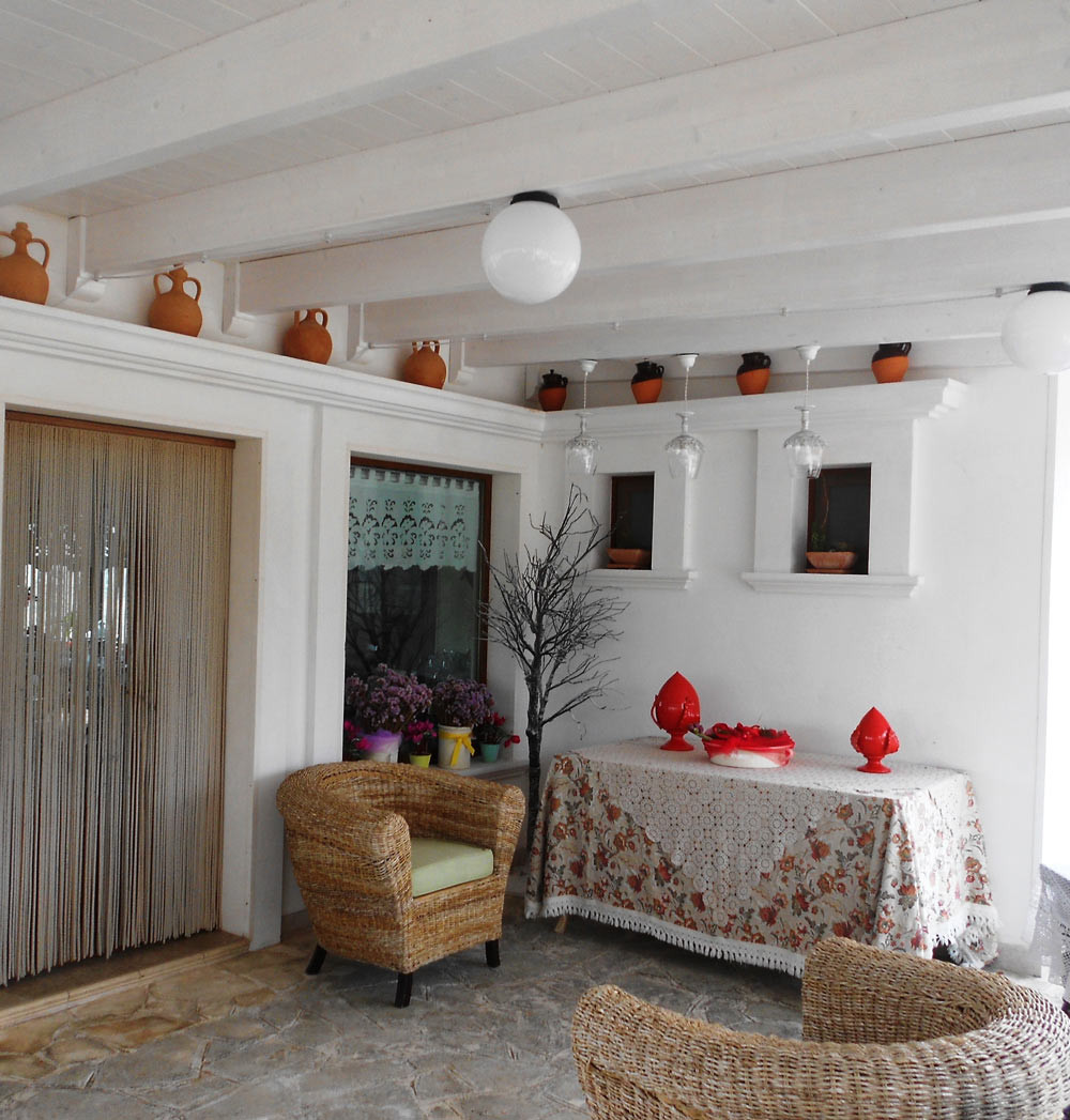 Stanza dell'Agriturismo con Elementi di Arredo Pugliesi