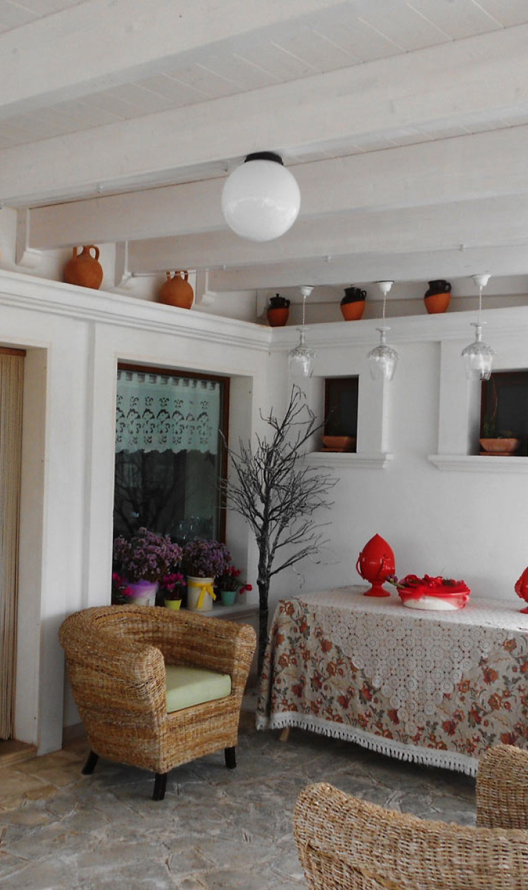 Stanza dell'Agriturismo con Elementi di Arredo Pugliesi