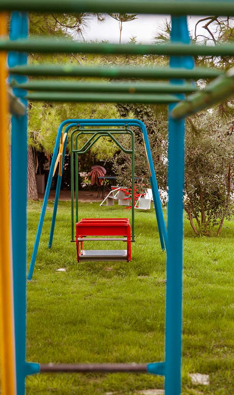 Area Giochi per Bambini nel Giardino dell'Agriturismo